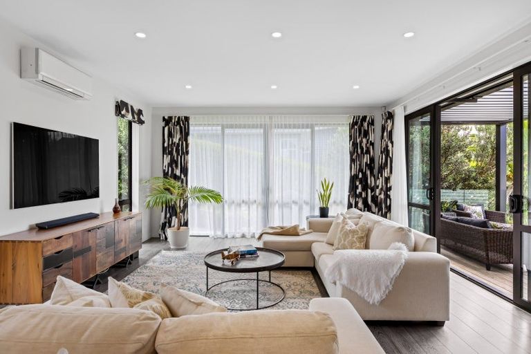 Photo of property in 15 Javelin Close, Gulf Harbour, Whangaparaoa, 0930