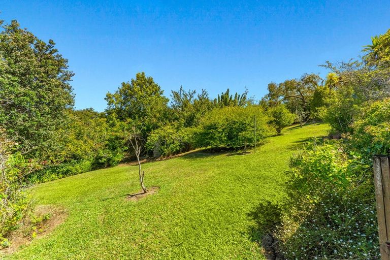 Photo of property in 14 Kotare Place, Sandspit, Warkworth, 0982