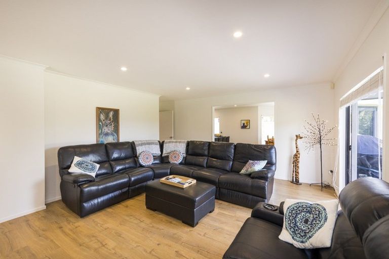 Photo of property in 31 Ruapehu Drive, Fitzherbert, Palmerston North, 4410