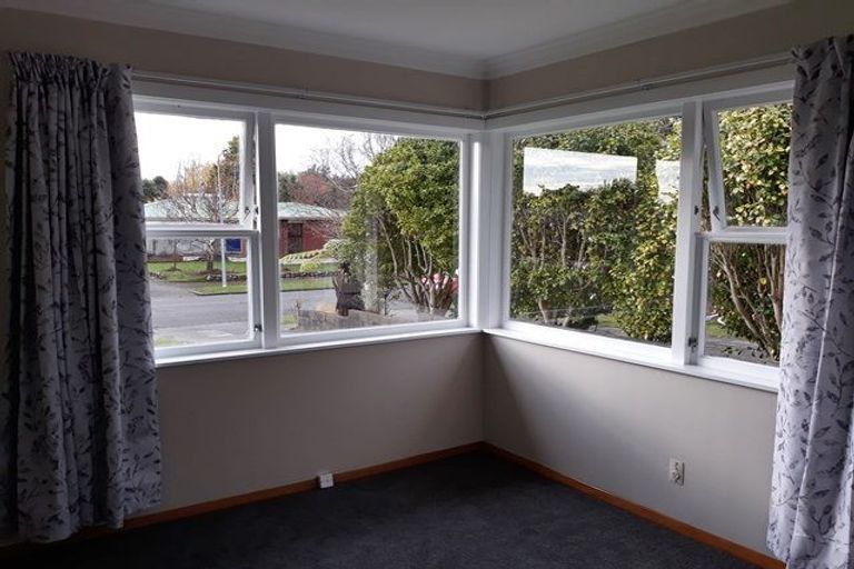 Photo of property in 14 Bond Street, Hokowhitu, Palmerston North, 4410