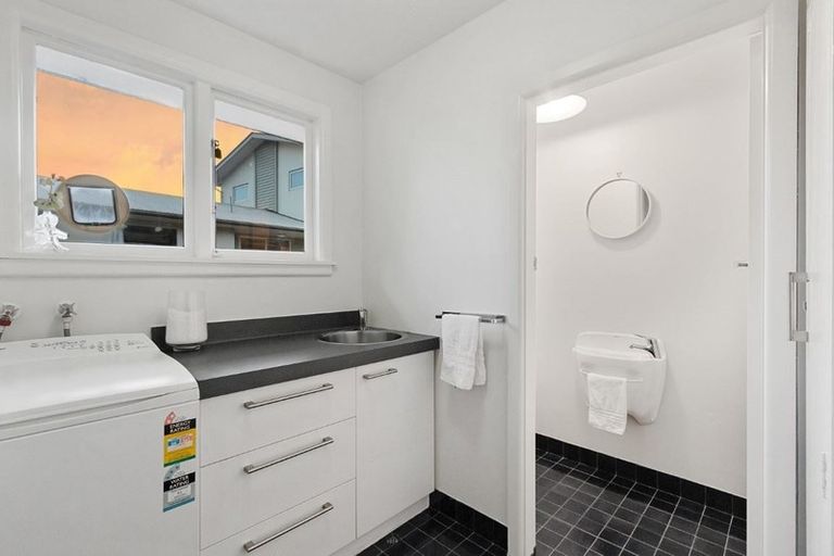 Photo of property in 25 Roydvale Avenue, Burnside, Christchurch, 8042