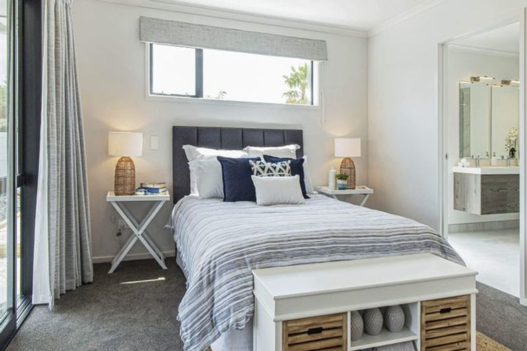 Photo of property in 13 Te Taniwha Road, One Tree Point, 0118