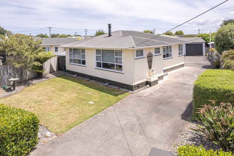 Photo of property in 40 Selwyn Crescent, College Estate, Whanganui, 4500