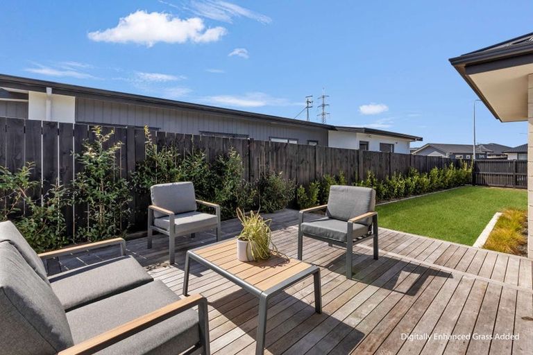 Photo of property in 1 Corsica Court, Fitzherbert, Palmerston North, 4410