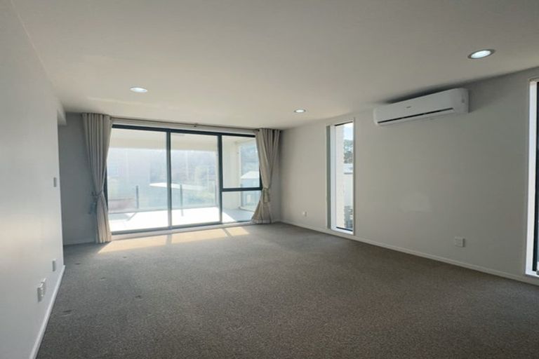 Photo of property in 17/10 Silver Moon Road, Albany Heights, Auckland, 0632