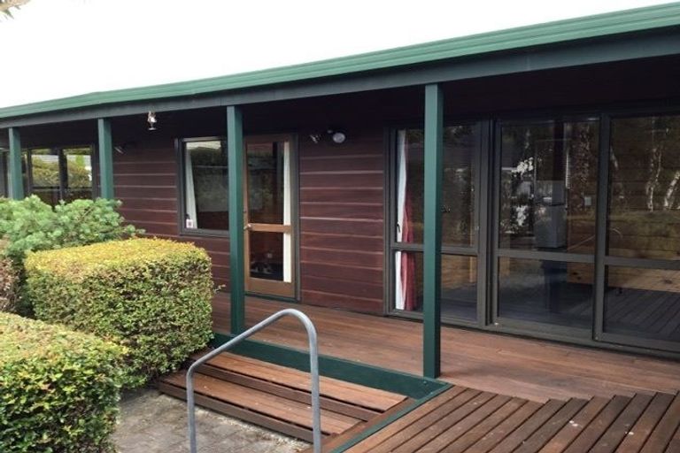 Photo of property in 32 Comeskey Grove, Elderslea, Upper Hutt, 5018