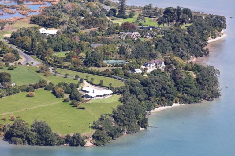 Photo of property in 389 Clifton Road, Whitford, Howick, 2571