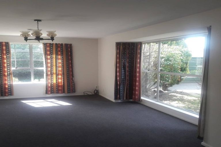 Photo of property in 17 Resolution Place, Bryndwr, Christchurch, 8053