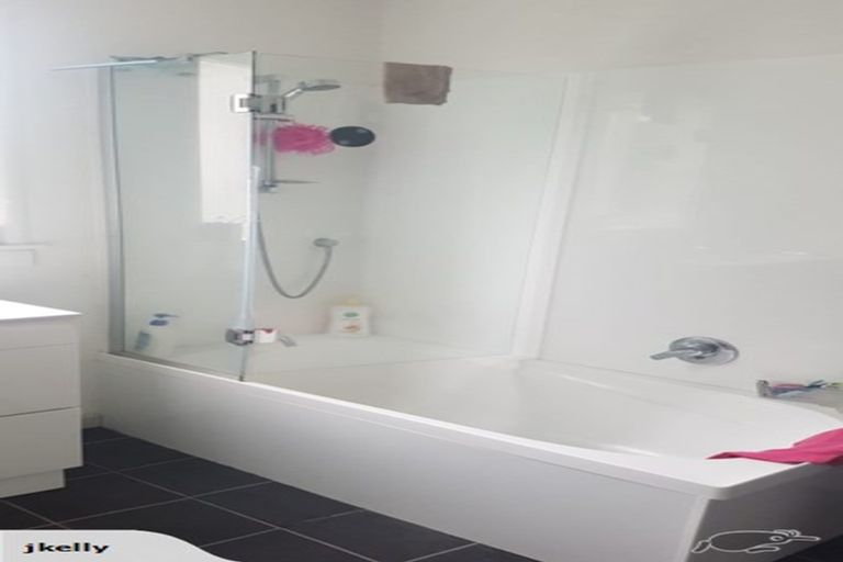 Photo of property in 22 Philson Terrace, Browns Bay, Auckland, 0630