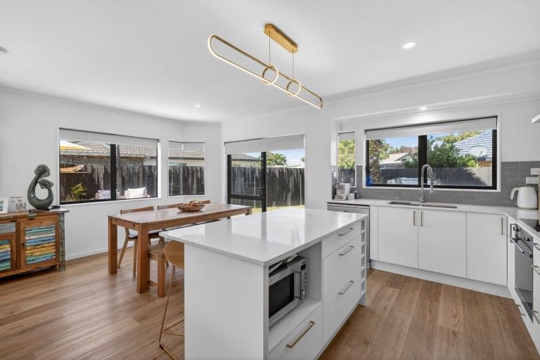 Photo of property in 15 Romana Crescent, Papamoa Beach, Papamoa, 3118