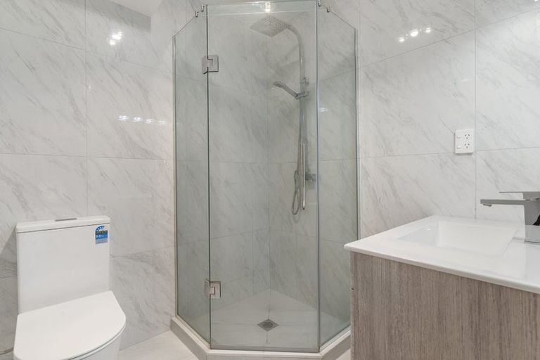 Photo of property in 21c Cherry Tree Place, Massey, Auckland, 0614