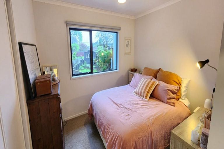 Photo of property in 3a Roto Street, Westown, New Plymouth, 4310