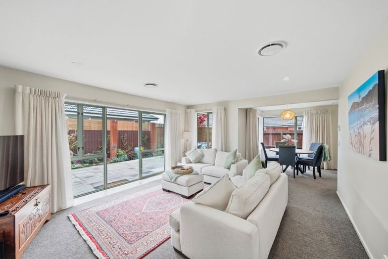 Photo of property in 39 Mappleton Avenue, Burnside, Christchurch, 8053