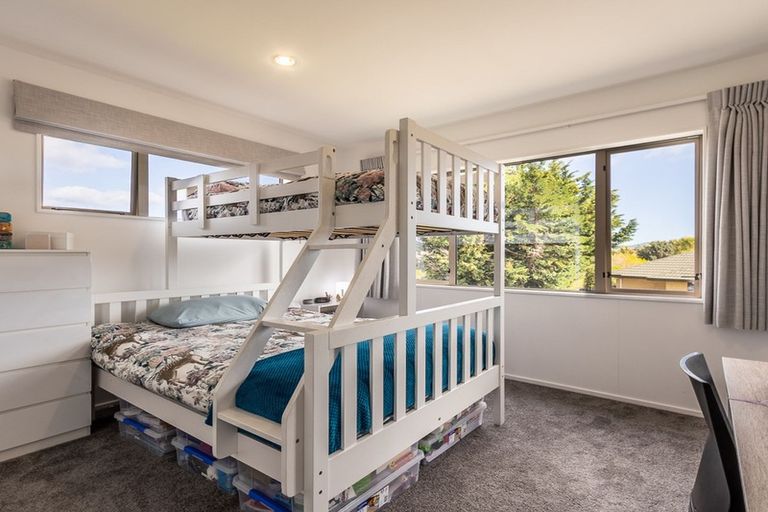 Photo of property in 61 Quadrant Heights, Paraparaumu, 5032