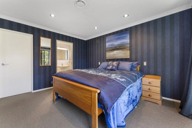 Photo of property in 10 Rodeo Drive, Kelvin Grove, Palmerston North, 4414