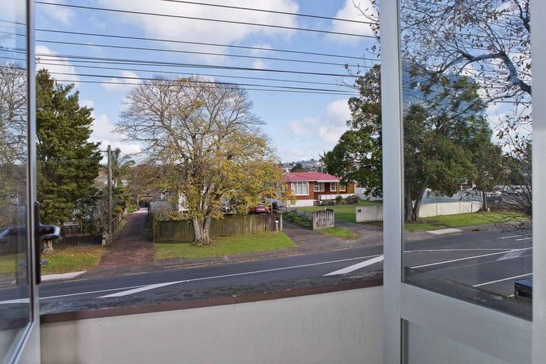 Photo of property in 433a West Coast Road, Glen Eden, Auckland, 0602