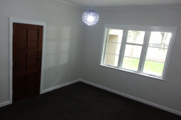 Photo of property in 105 Victoria Avenue, Palmerston North, 4410