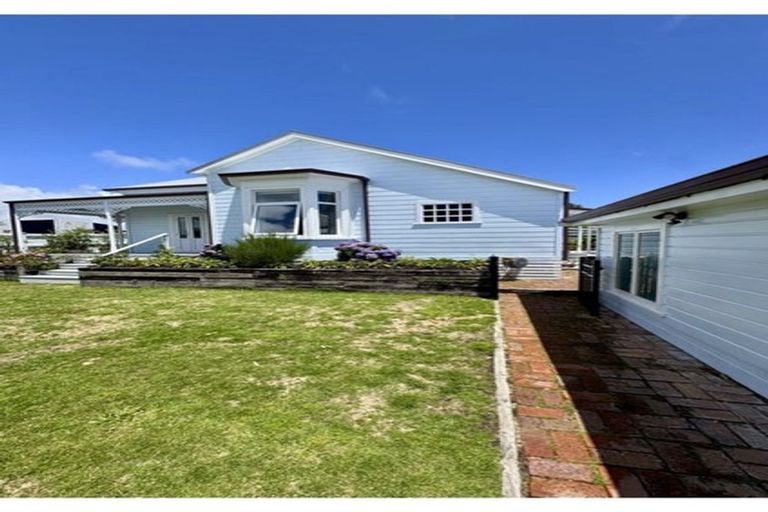 Photo of property in 18 Morley Street, New Plymouth, 4310