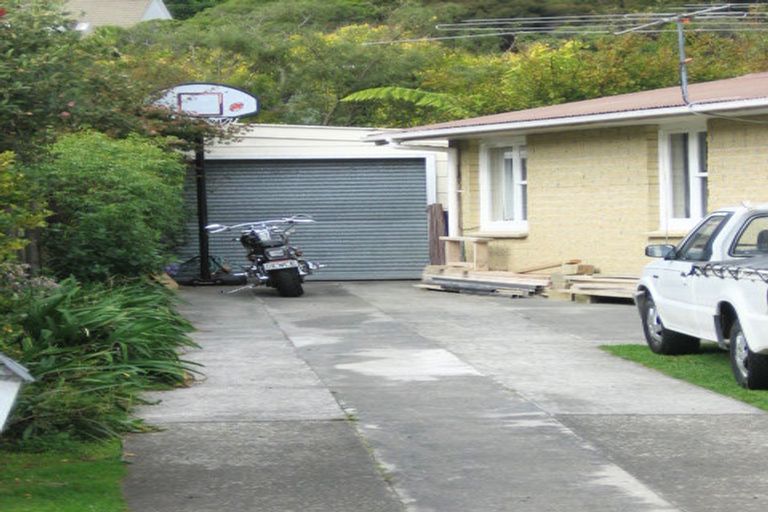 Photo of property in 7b Deller Grove, Silverstream, Upper Hutt, 5019