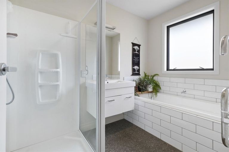 Photo of property in 4 Quinnat Street, Albert Town, Wanaka, 9305