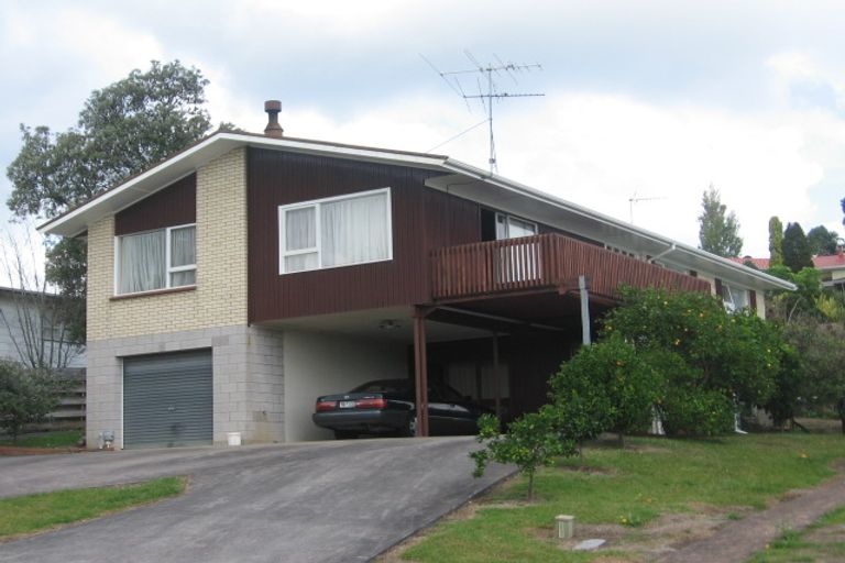 Photo of property in 12 The Grove, Titirangi, Auckland, 0604