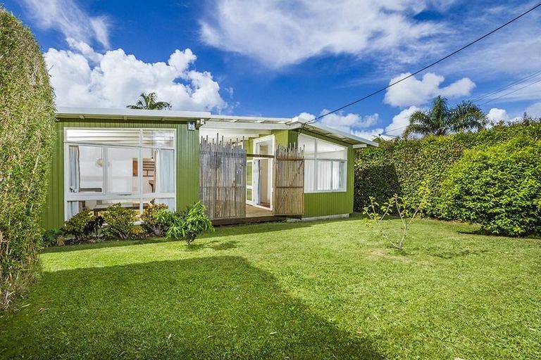 Photo of property in 16 David Street, Bayswater, Auckland, 0622