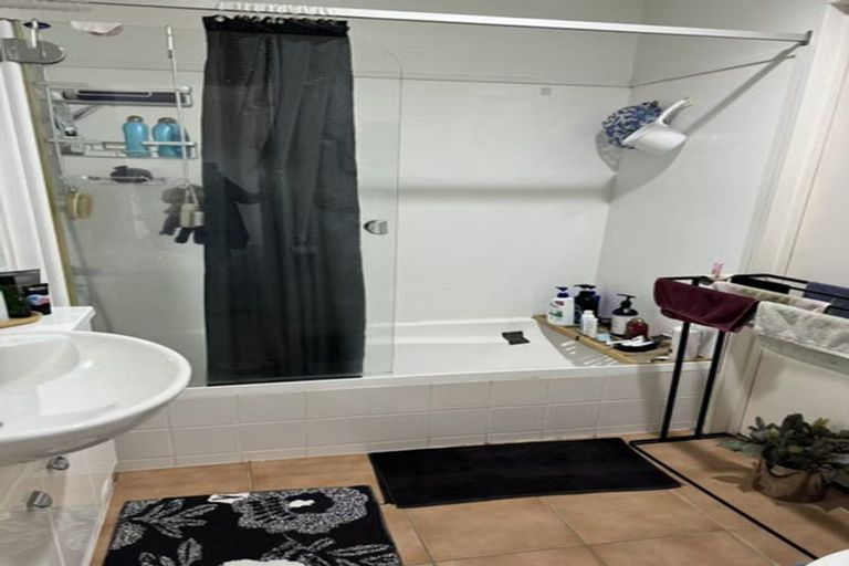 Photo of property in Tuscany Towers, 54/1 Ambrico Place, New Lynn, Auckland, 0600