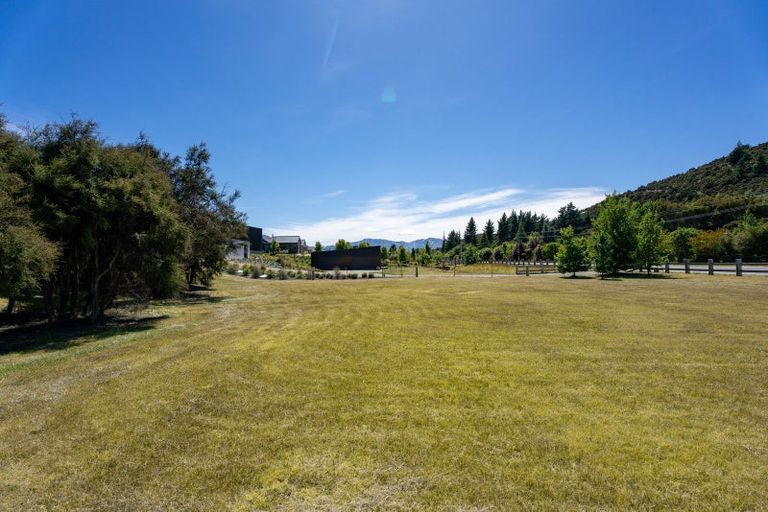 Photo of property in 2 Mount Linton Avenue, Wanaka, 9305