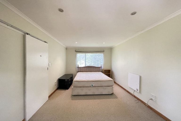 Photo of property in 11 Scarlock Avenue, Browns Bay, Auckland, 0630