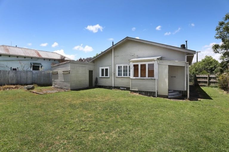 Photo of property in 12 Stewart Street, Marton, 4710