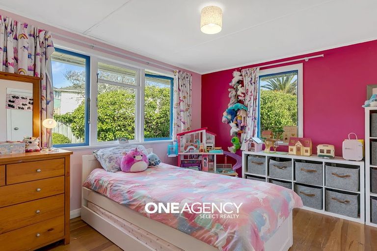 Photo of property in 32 Champion Street, Ranui, Porirua, 5024