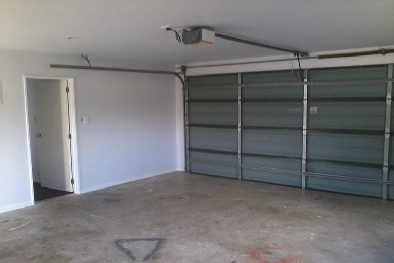 Photo of property in 12 O'sullivan Place, Waiuku, 2123