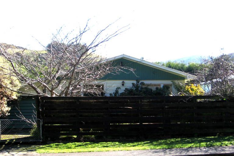 Photo of property in 109a Watt Street, Featherston, 5710