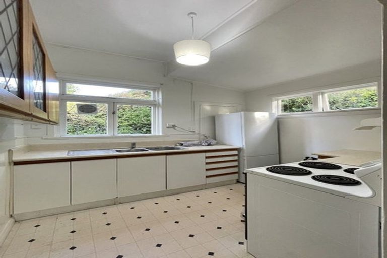 Photo of property in 38 Sugarloaf Road, Brooklyn, Wellington, 6021