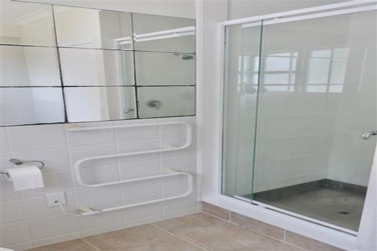 Photo of property in 20 Hillcrest Grove, Hillpark, Auckland, 2102