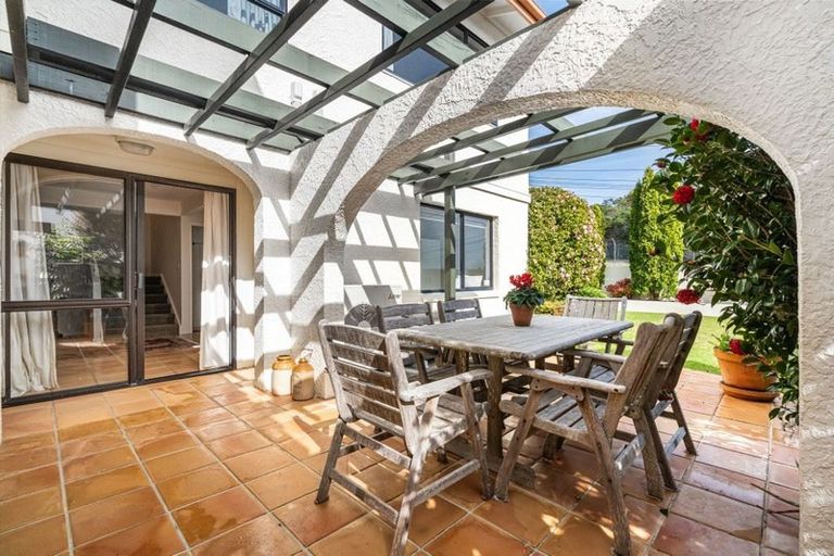 Photo of property in 30 Onetaunga Road, Chatswood, Auckland, 0626