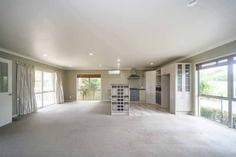 Photo of property in 21 Johnstone Drive, Fitzherbert, Palmerston North, 4410