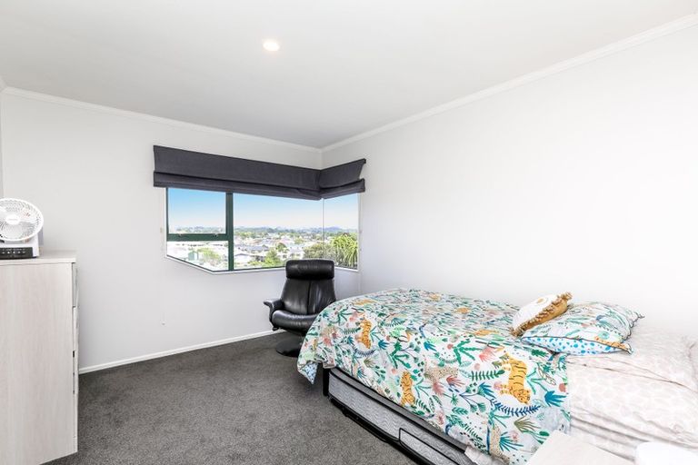 Photo of property in 9 Sandel Rise, Merrilands, New Plymouth, 4312