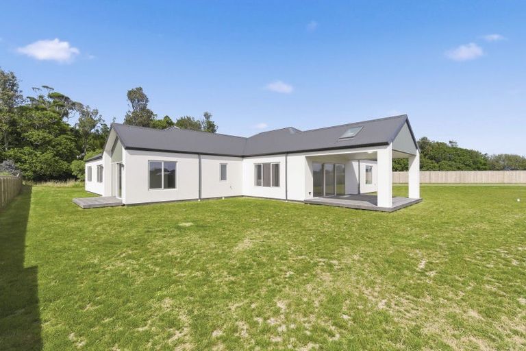 Photo of property in 7 Pihoihoi Close, Waikanae, 5036
