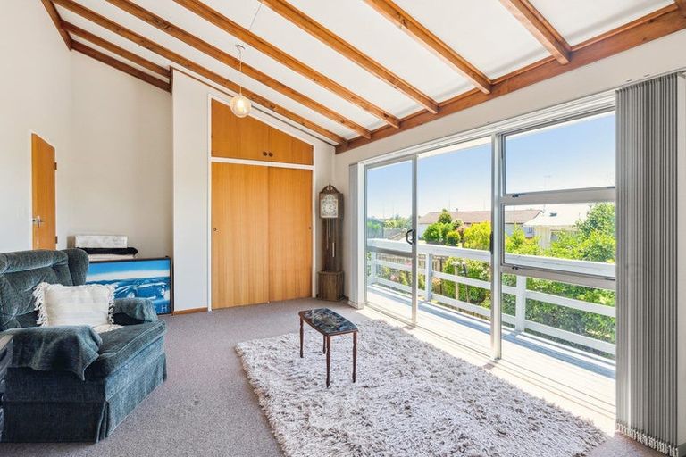 Photo of property in 4 Elder Grove, Paraparaumu, 5032