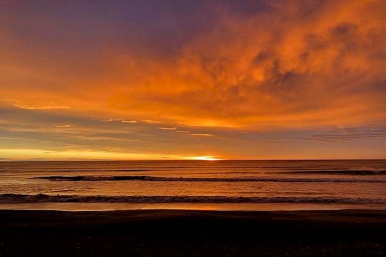 Photo of property in 12 Chamberlain Avenue, Amberley, 7481