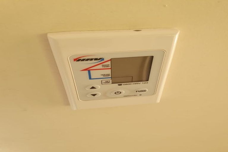 Photo of property in 2/31 Camellia Terrace, Maungaraki, Lower Hutt, 5010