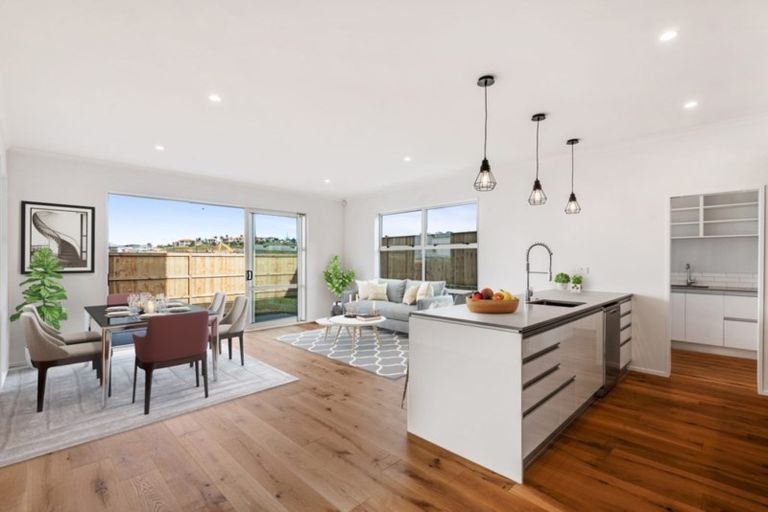 Photo of property in 19 Kukuwai Avenue, Red Beach, 0932