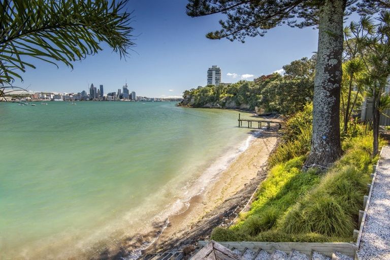 Photo of property in 5 Stanley Point Road, Stanley Point, Auckland, 0624