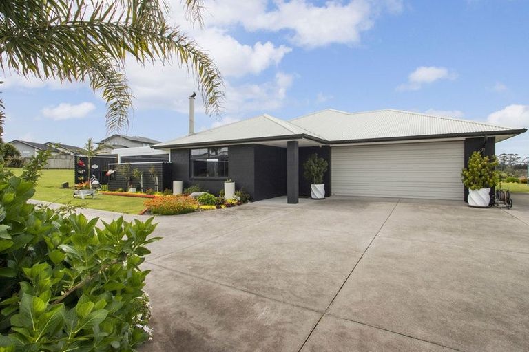 Photo of property in 19 Wairere Rise, Omokoroa, 3114