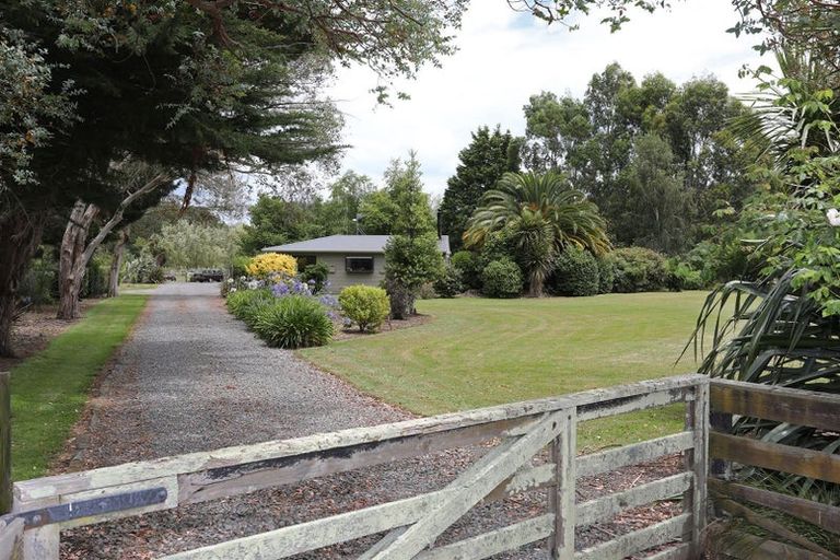 Photo of property in 21 Raumai Road, Bulls, 4894