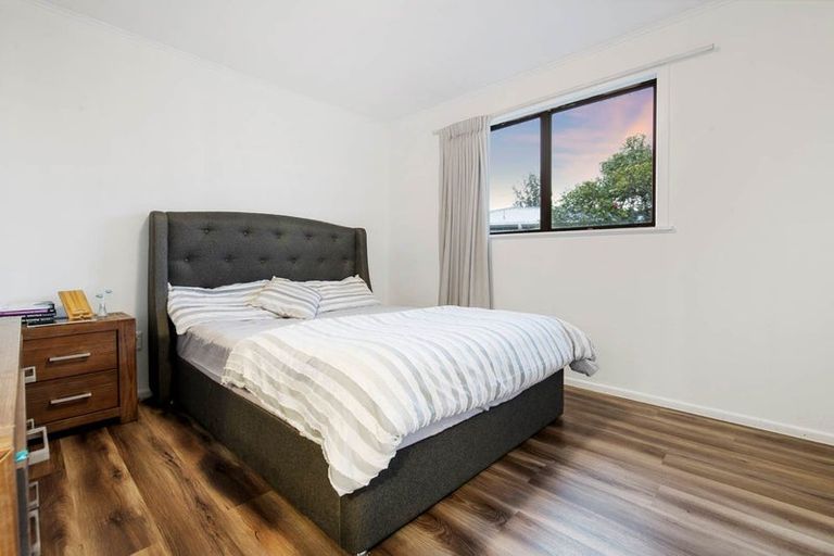 Photo of property in 24 Resolute Way, Papakura, 2110