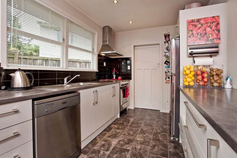 Photo of property in 13 James Street, Glenfield, Auckland, 0629