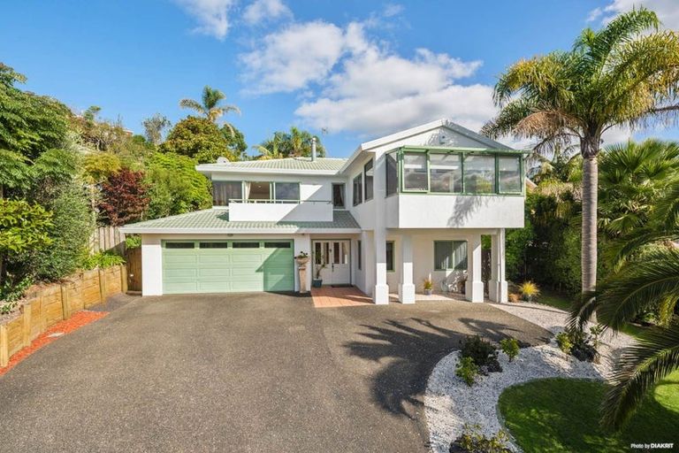 Photo of property in 12 Shannon Place, Torbay, Auckland, 0630