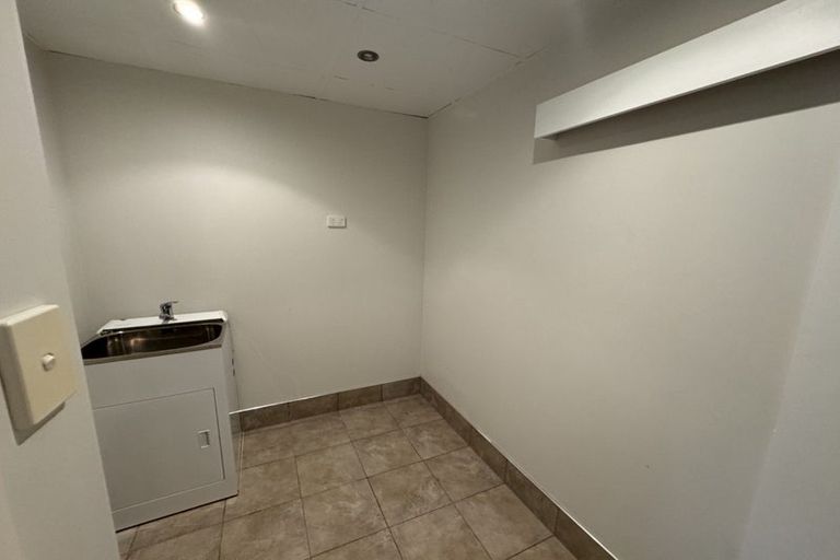 Photo of property in 28 Halver Road, Hillpark, Auckland, 2102